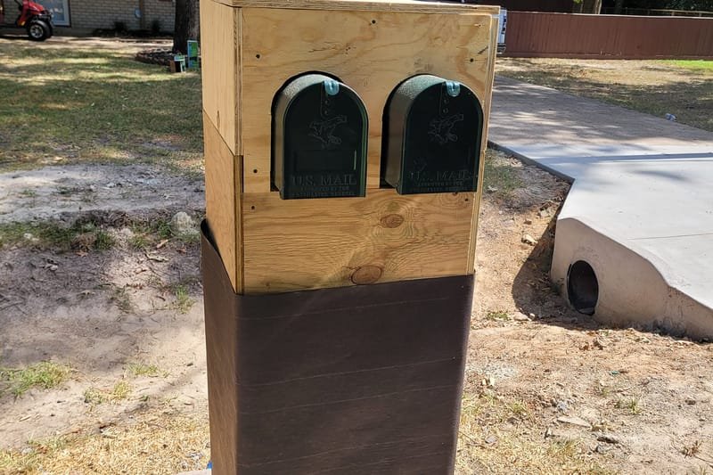 Framed column for a double mailbox, before the stone goes on
